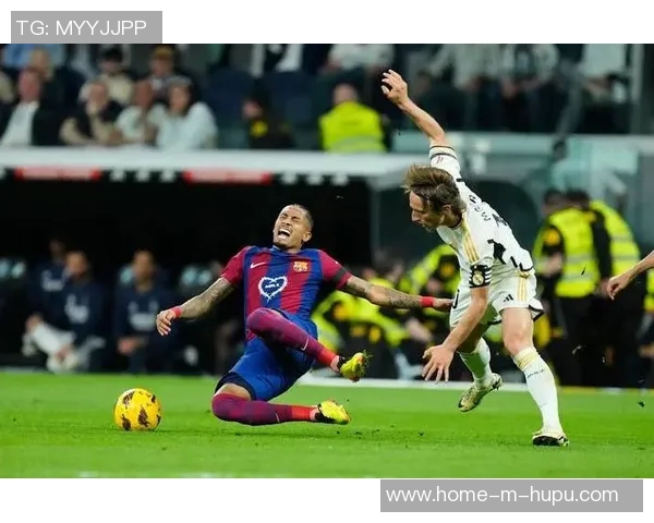 2011年欧冠经典对决皇马与巴萨的巅峰对决回顾与分析